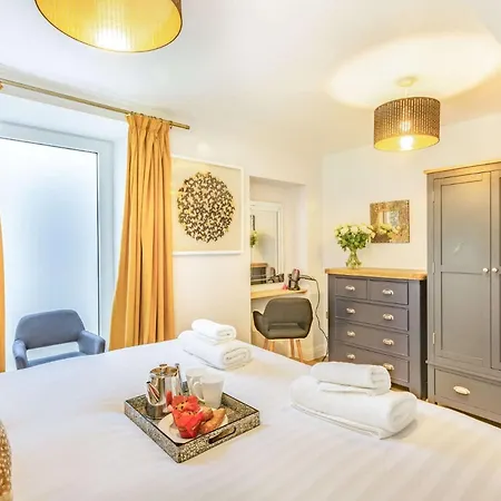 1 Bed In 87852